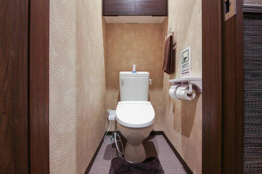 clean restroom