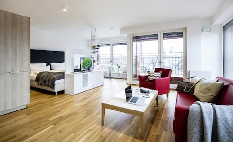 Top Airbnb: THE FLAG Oskar M. - Studio River View (180cm bed) in Ostend