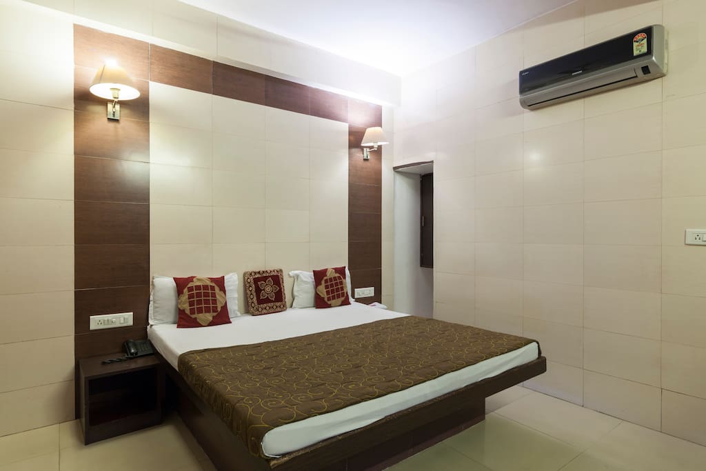 Super Dlx Room