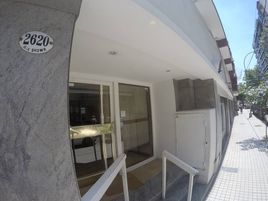 VISTA DEL INGRESO DEL EDIFICIO