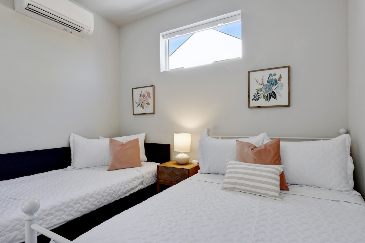Bright + Stylish Oasis | East ATX, Near Downtown