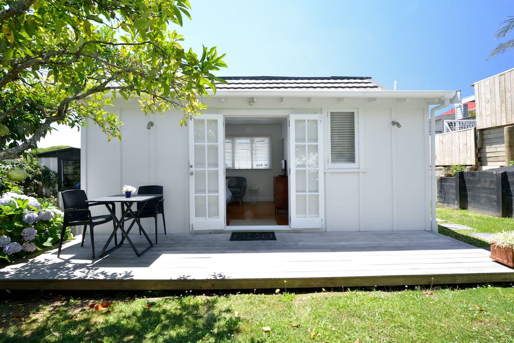 Good outdoor space with private garden
