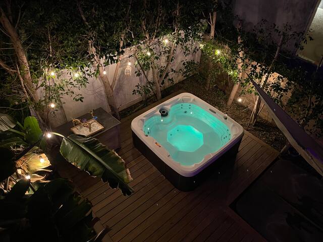 LA Dream Gem! Beautiful home with Spa. gallery image 2