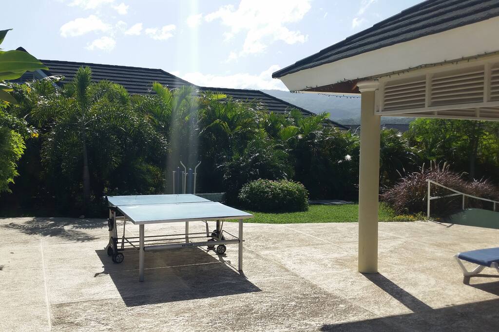 Entertainment area with a view of the mountains in the background.