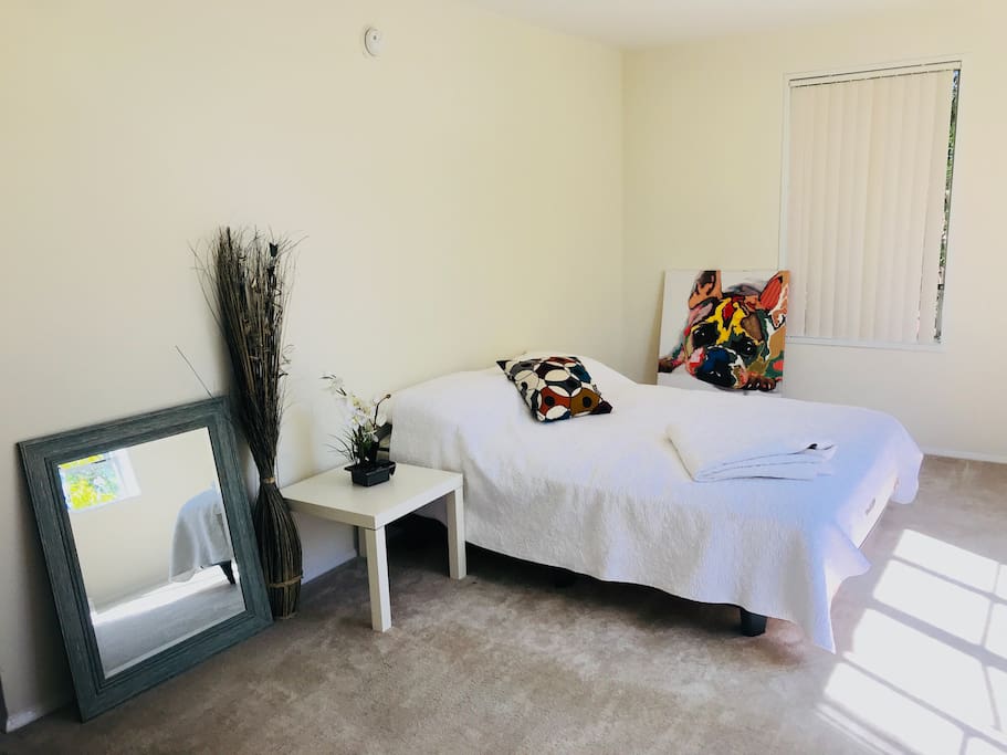 1sr bedroom