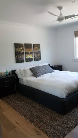 Sherman Oaks Jewel gallery image 4