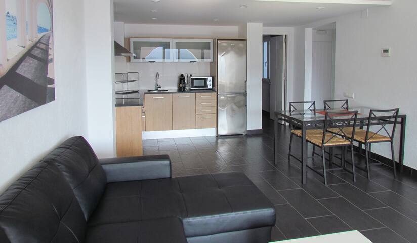 Apartament amb vistes a Cadaqués i piscina gallery image 2