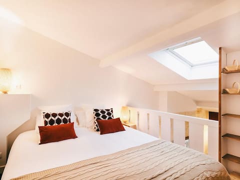 Les Vignes - An independent room open on garden