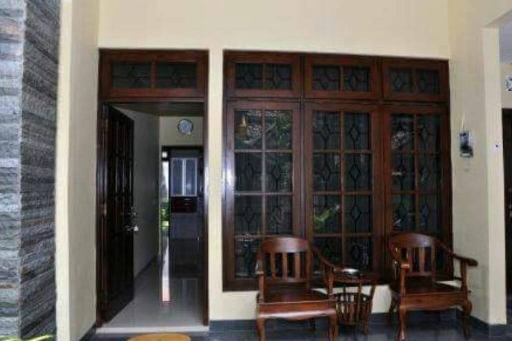 Teras depan