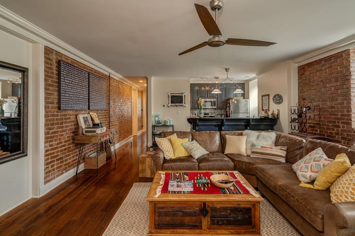 Casa De Nashville DOWNTOWN APT 2BR/2BA BOHO CHARM