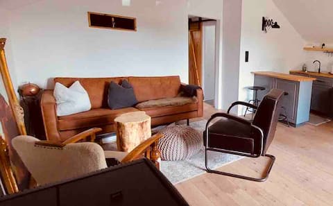 Beliebte Airbnb-Anzeige: stylish and comfortable Chalet with a wide view in Waldeck Frankenberg