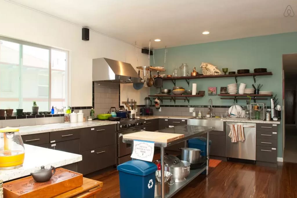 HUGE KITCHEN WITH AMAZING FACILITIES