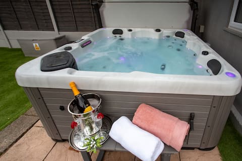 Cosy Coastal Cottage Perfect for Couples & Groups