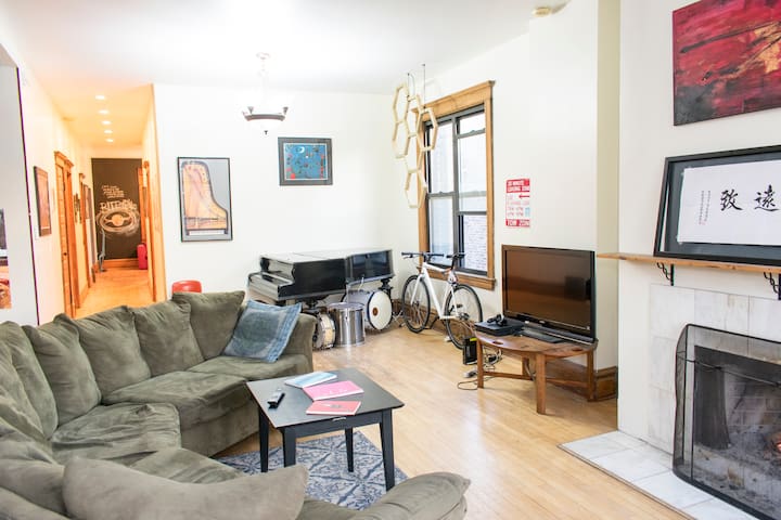 Unique one bedroom in a quiet spot in Logan Square