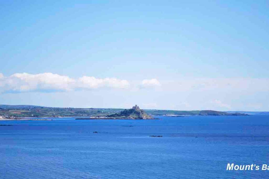 Stunning Town Centre Penthouse~Sea Views~ Penzance