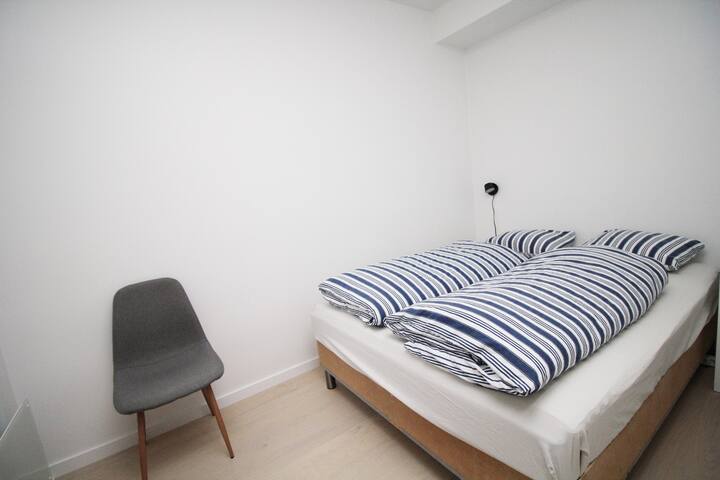 City center modern new 2BD apt. gallery image 5