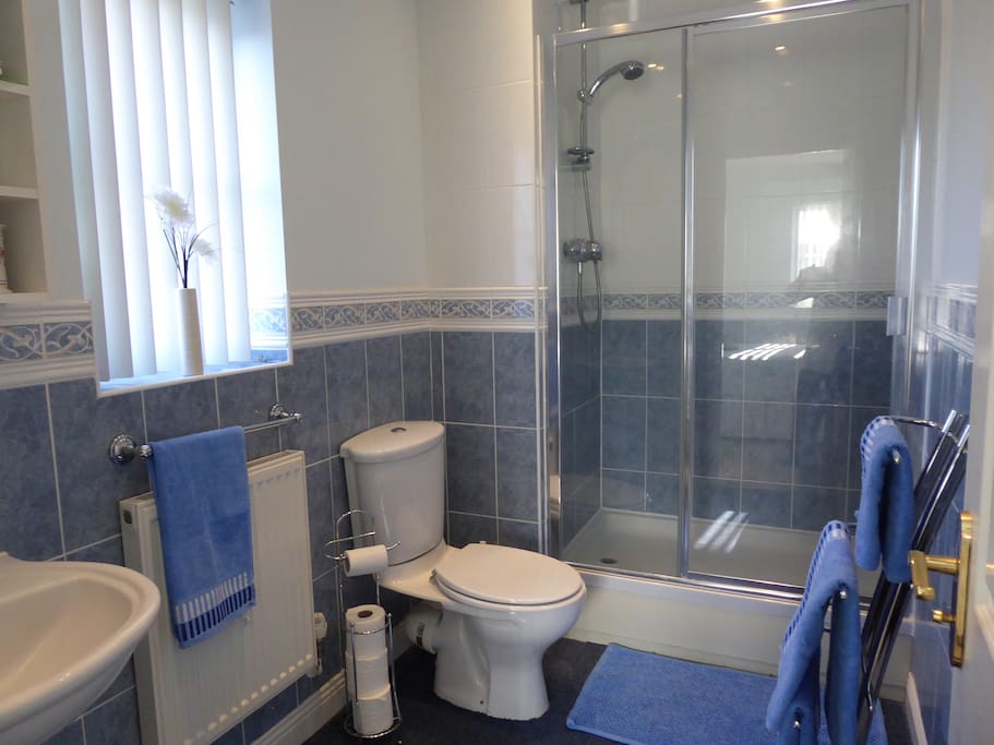 En-suite bathroom