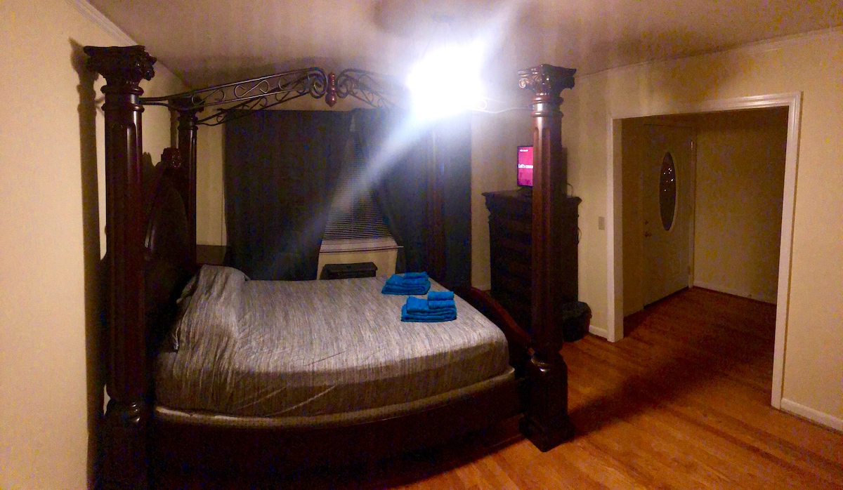 פאנו של חדר וכניסהX 
