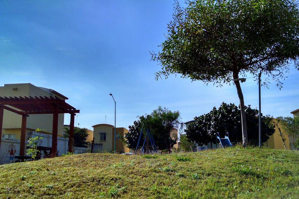 A 20 mts de áreas verdes.