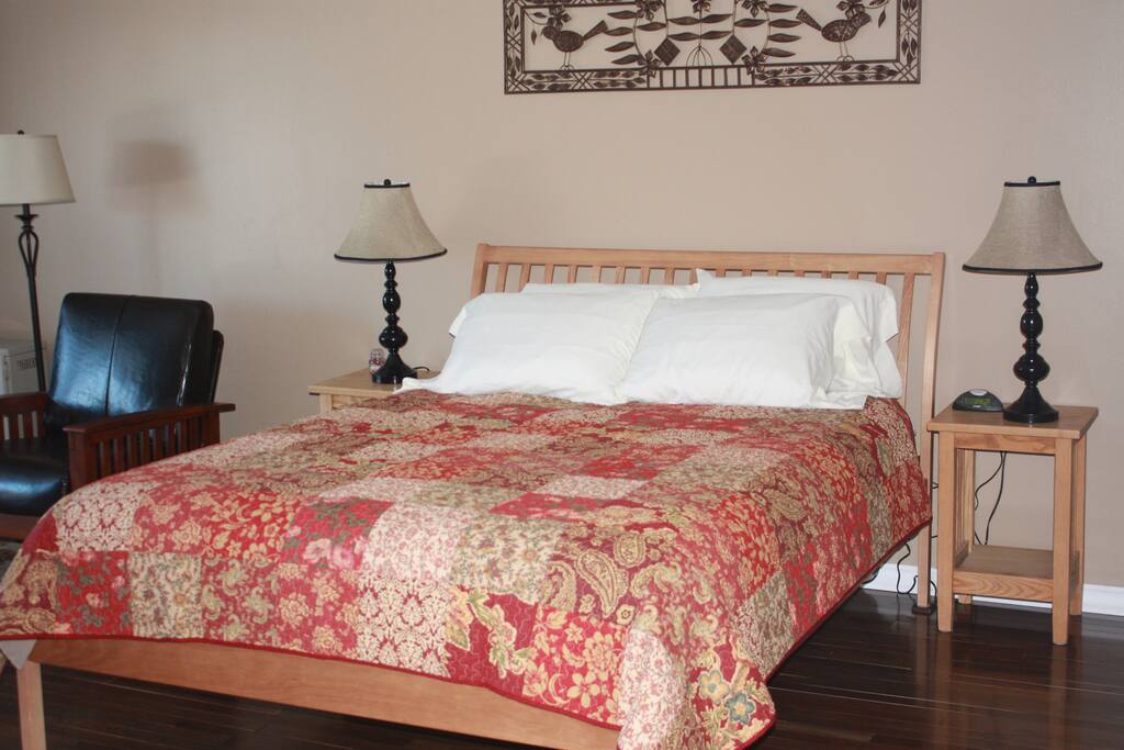 Queen bed with pull out twin trundle