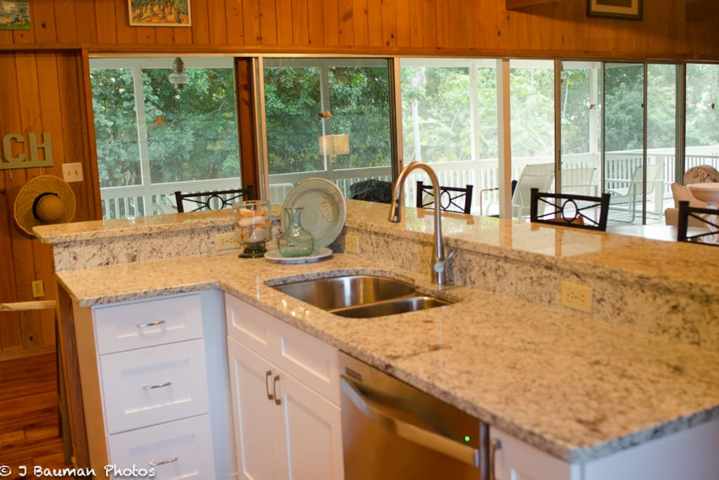 Granite countertops, all new stainless appliances