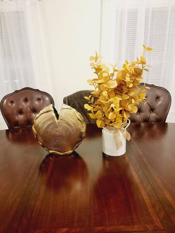 Modern 4 Beds, Washer/Dryer and Easy Access to NYC gallery image 5