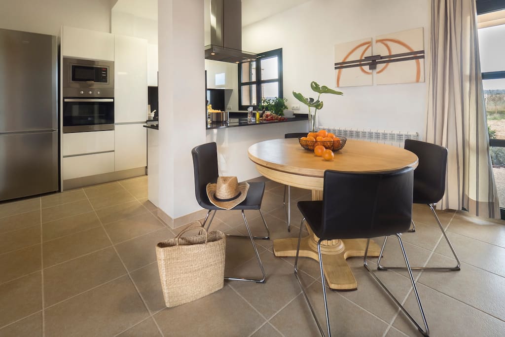 Kitchen and dining area