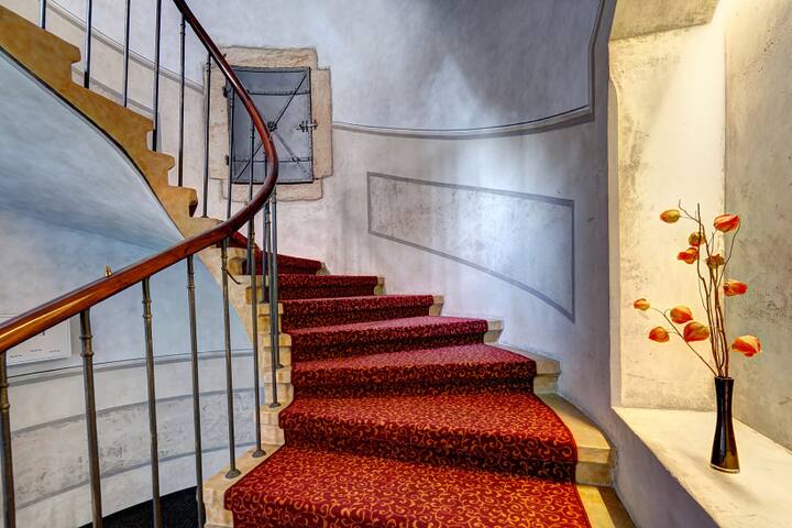 The White Swan A/C, 2 bedrooms Apartment, centre gallery image 3