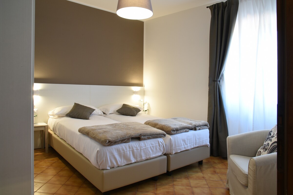 Საქორწინო კამერა - ორადგილიანი საძინებელი