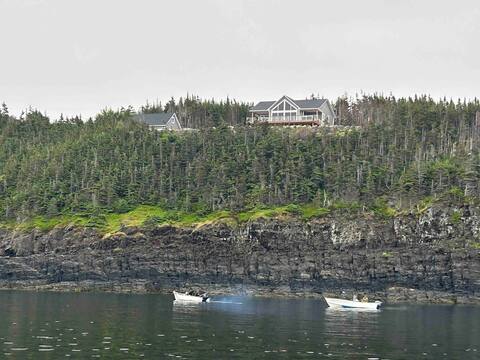 Eagles Edge, cottage on the edge of Trinity Bay