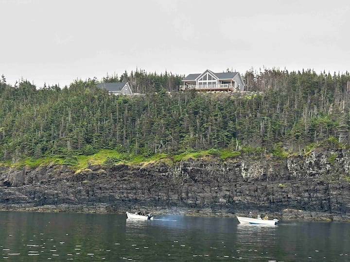 Eagles Edge, cottage on the edge of Trinity Bay