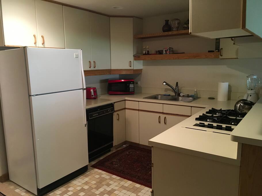Full kitchen