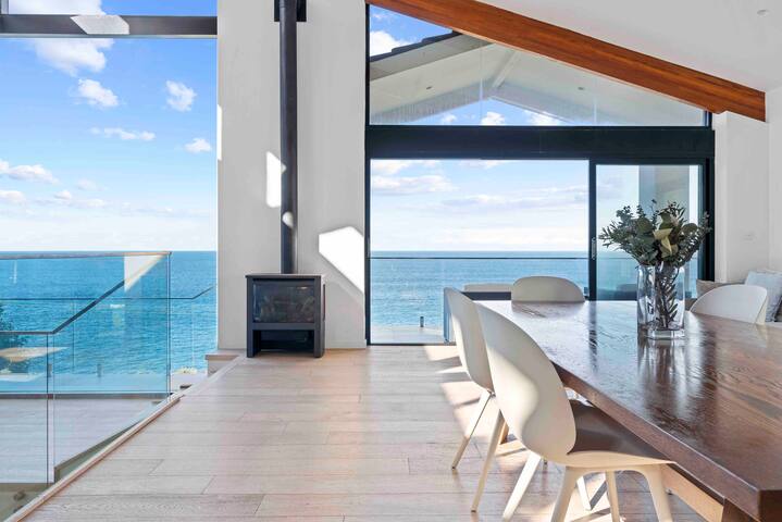 Oceanfront Luxury Property w panoramic ocean views gallery image 2