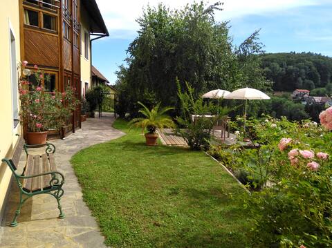 Ferienwohnung "Sonnenblume" am Frauenberg