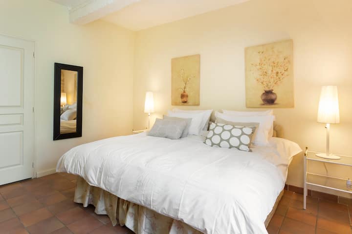 חדר שינה 2 עם חדר אמבטיה צמוד - קומה 1