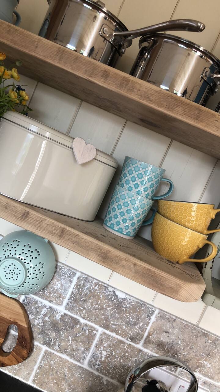 Romantic Smiggle retreat own hot tub Matlock Huts for Rent in