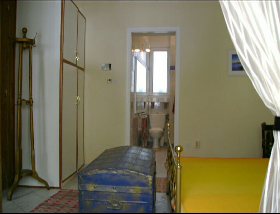 Bedroom 1 (bathroom)
