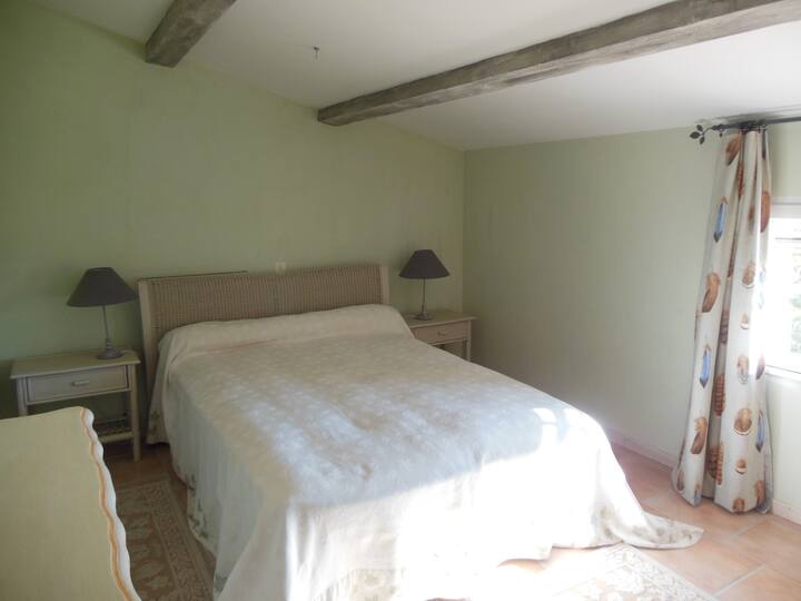 Habitación verde arriba 