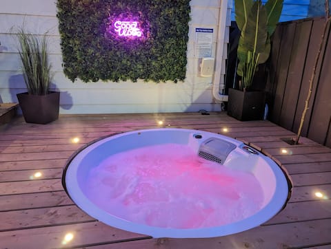 Hot Tub & Game Room