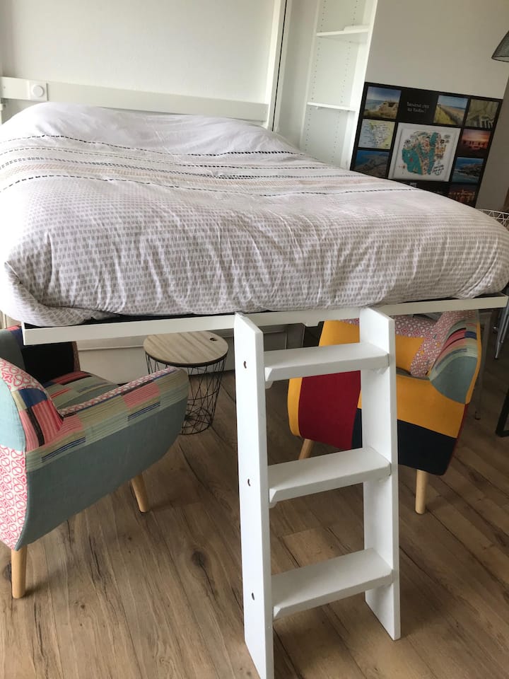 Cama tamaño queen iluminada