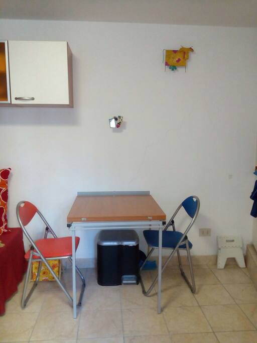 Sala con tavolo 3 posti