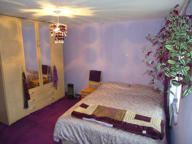 Central Guest Room in Arty house