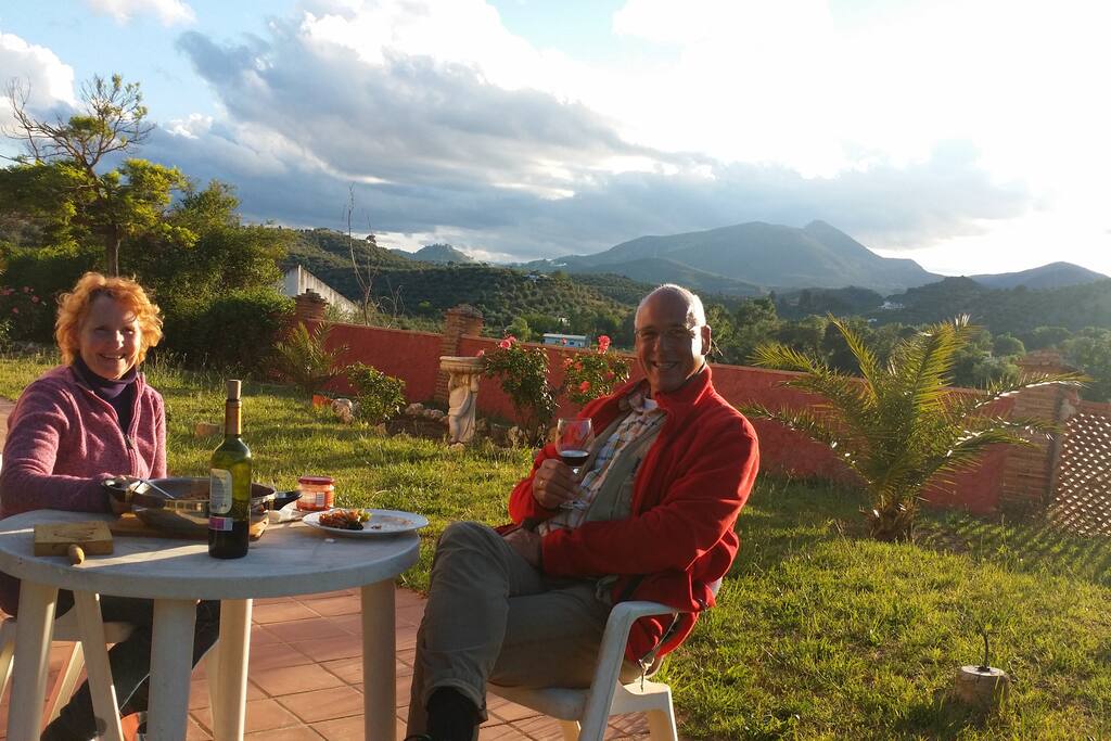 Disfra del buen clima.
Enjoy the weather.