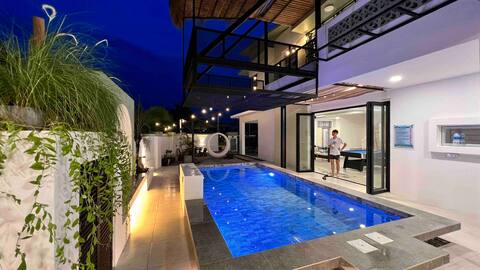 Hometel @ The Oasiis Retreat . Private Pool