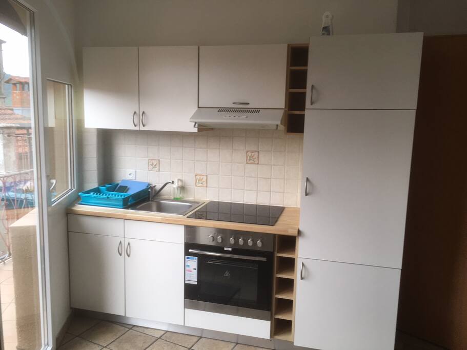 Cucina con balconcino
