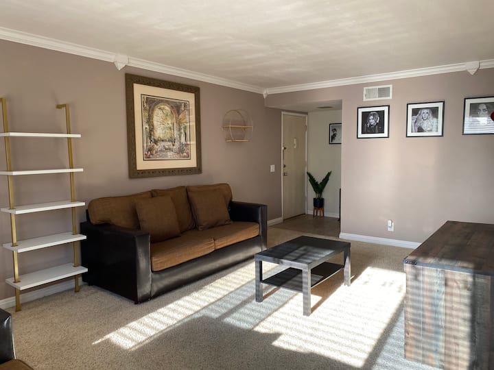 La Verne Condo With A Deck View - Pomona, CA