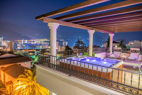Luxury penthouse sea view & jacuzzi on terrace