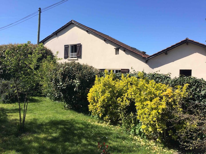 Hamlet house 15 minutes from Périgueux Houses for Rent in Mensignac