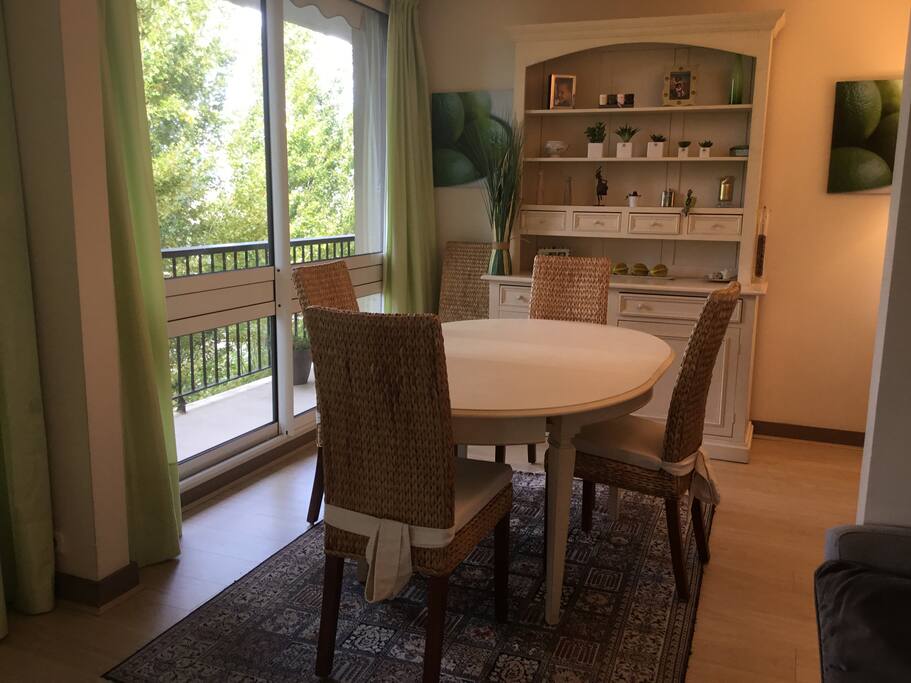 Table pour 10 personnes