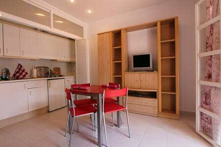 Top 20 urbanización novo santi petri vacation rentals, vacation ... Adosa muebles de sala